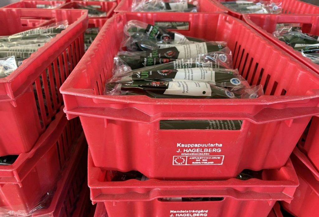 Kauppapuutarha Hagelberg kurkkupakkauslaatikoita
